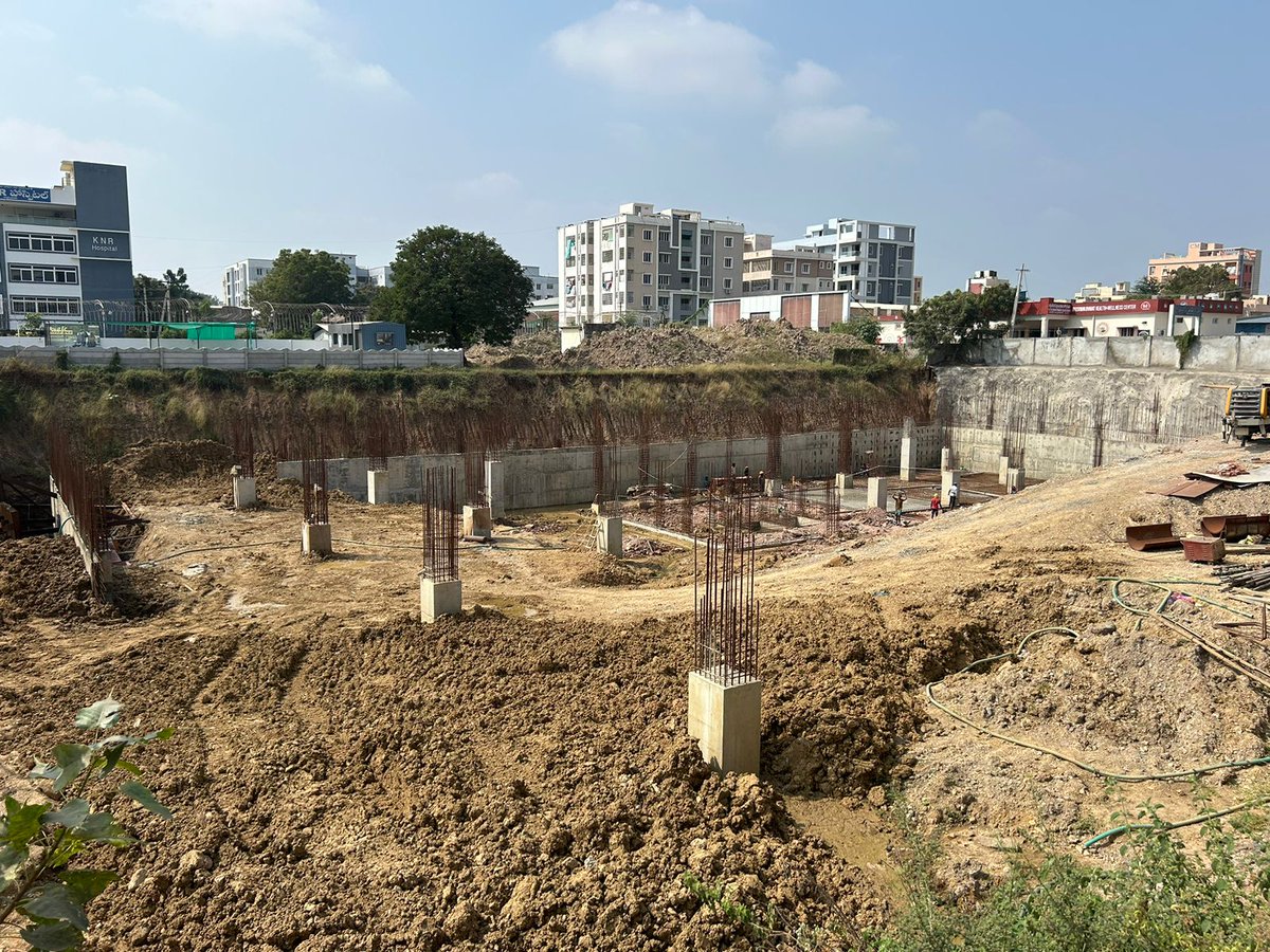 sainad777's tweet photo. G Mall Guntur 
   Works Progress After 2 Months 

#Guntur #MallMultiplex https://t.co/h0Al6fBM1z