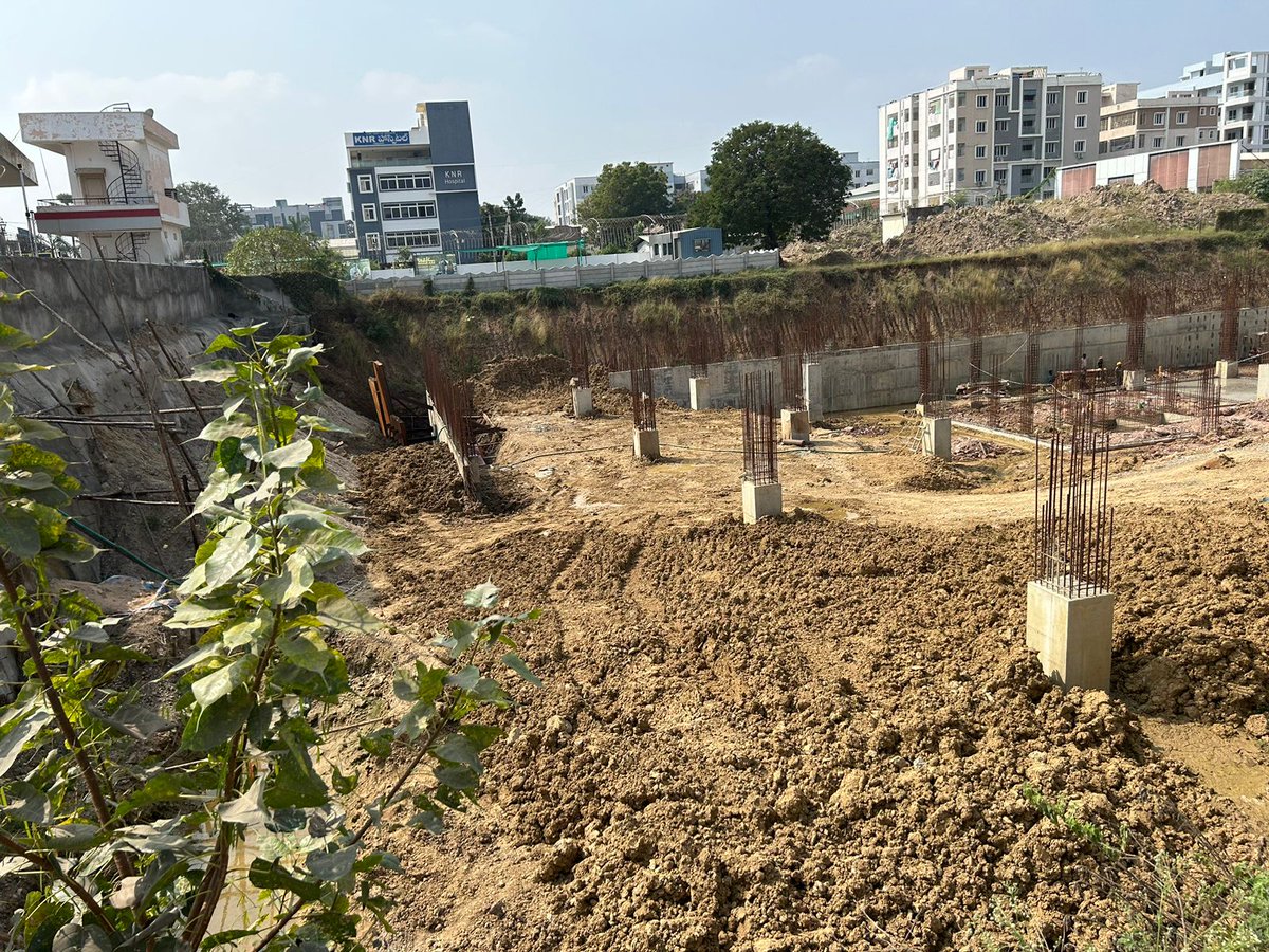 sainad777's tweet photo. G Mall Guntur 
   Works Progress After 2 Months 

#Guntur #MallMultiplex https://t.co/h0Al6fBM1z