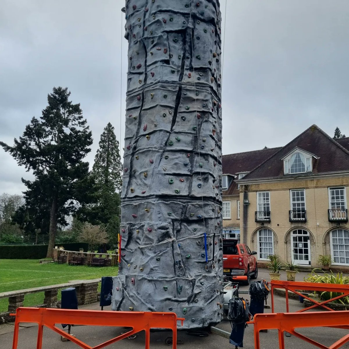 AltitudeEvents's tweet photo. These boarders in #Surrey had a great time on their final weekend before half term with the #DanceMatHire and #MobileRockClimbingWall
#BoardersActivities #SurreyEvents https://t.co/NgYdMylsT9