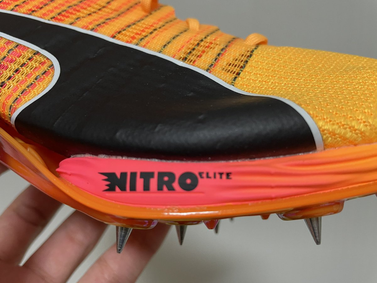 wannabe_dream56's tweet photo. 昨シーズン相性の良かったPUMAのnitro 400の 2？をGET！
ですが、反発材にeliteが追加されたのとアッパーの内側のロゴが変わったというところ変化はパッと見てわかったのですが、、
他に前作も変わったところはあるんでしょうか、、
とりあえず履くのが楽しみ😊
#evospeed #PUMA https://t.co/jsar16rtOS