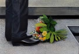 bodoramelow's tweet photo. 💐💐💐💐💐💐💐💐💐💐💐💐💐💐💐💐💐💐💐💐💐💐💐💐💐💐
Heute ist der Jahrestag des Blumenstrauß Wurfes am 05.02.2020 im Thüringer Landtag und damit der Gedenktag der einstürzenden Brandmauer. 
💐💐💐💐💐💐💐💐💐💐💐💐💐💐💐💐💐💐💐💐💐💐💐💐💐💐 https://t.co/UqMgEMYV38