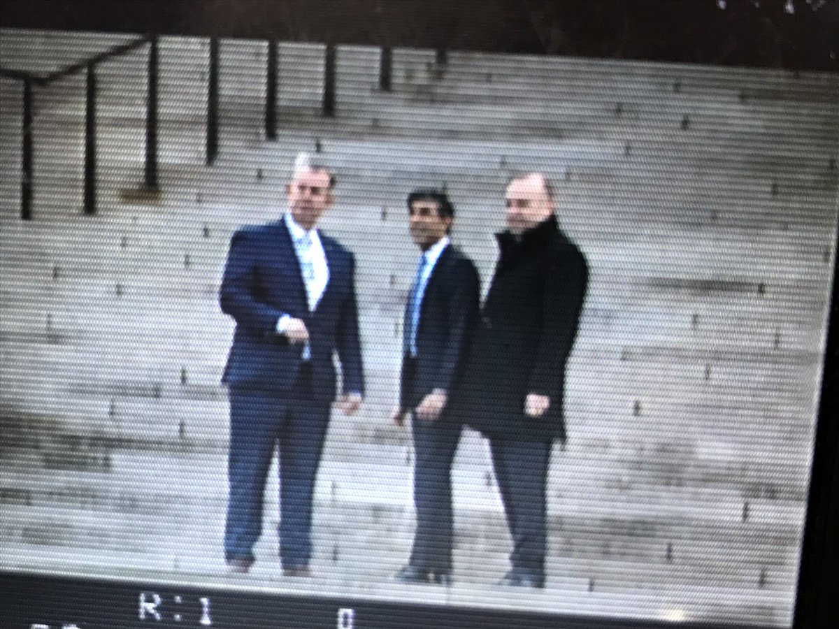 The Prime Minister heading into Stormont this morning, flanked by new Assembly Speaker Edwin Poots and Northern Ireland Secretary Chris Heaton-Harris. ⁦@GMB⁩