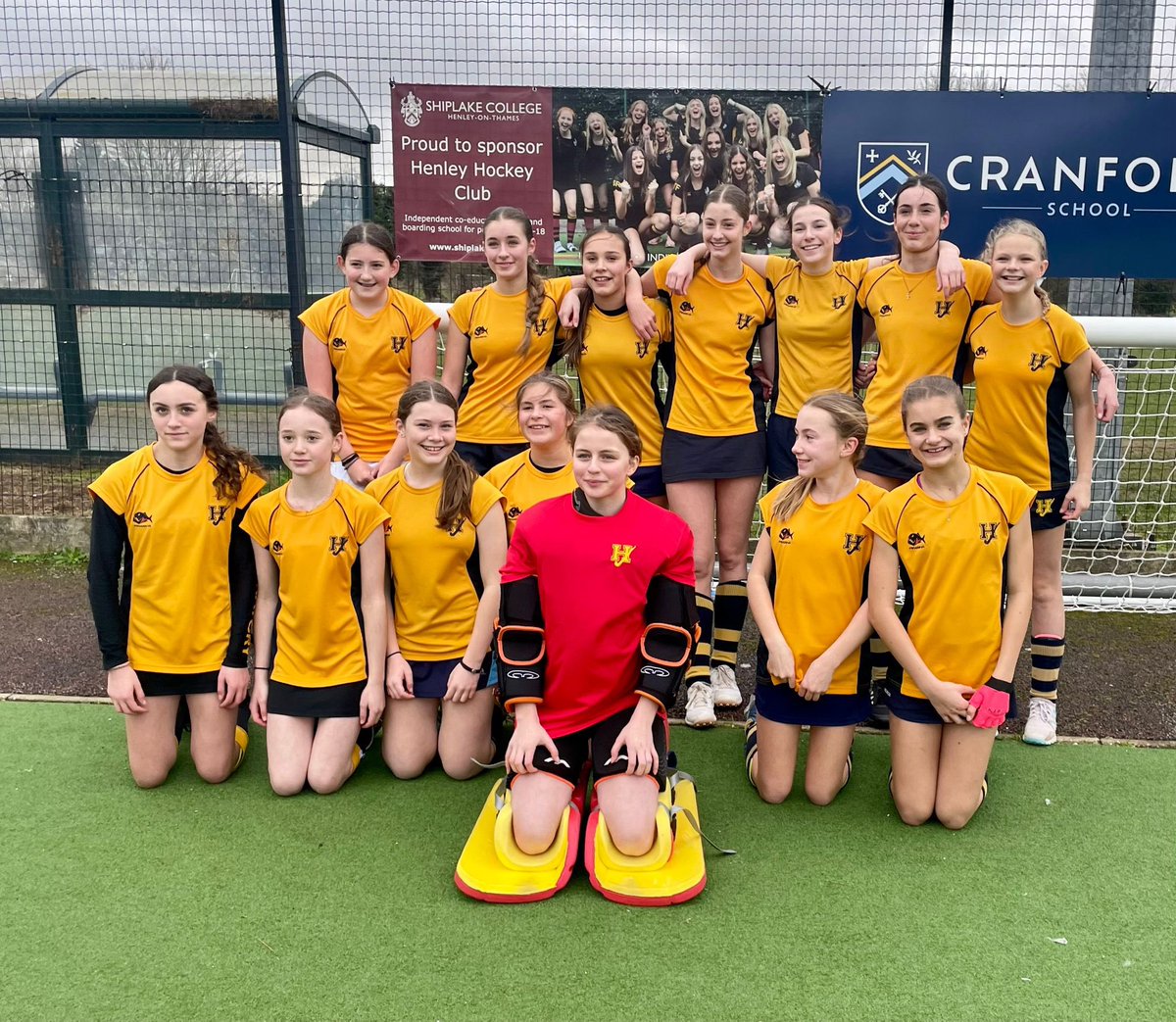 HenleyHC's tweet photo. U14 Girls in to the last 8 of the EH Championships with an awesome 3-2 win vs @surbitonhc Goals from Amelie Bayfield (2) and Sophie Byatt-Blumenthal secured the game.  Great performance by the girls to hold off a Surbiton Swans fight back 👏🏻👏🏻👏🏻 https://t.co/bJYbCAJy0x