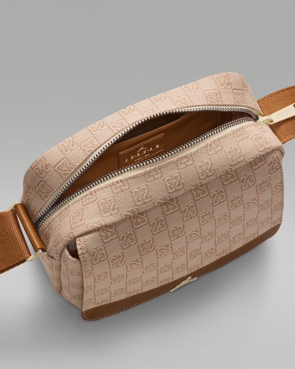 CaminoTV's tweet photo. Le sac crossbody monogram Jordan 🥥

Lien affilié https://t.co/XovHWe2kn4 65€ https://t.co/DHWLJM4FTV