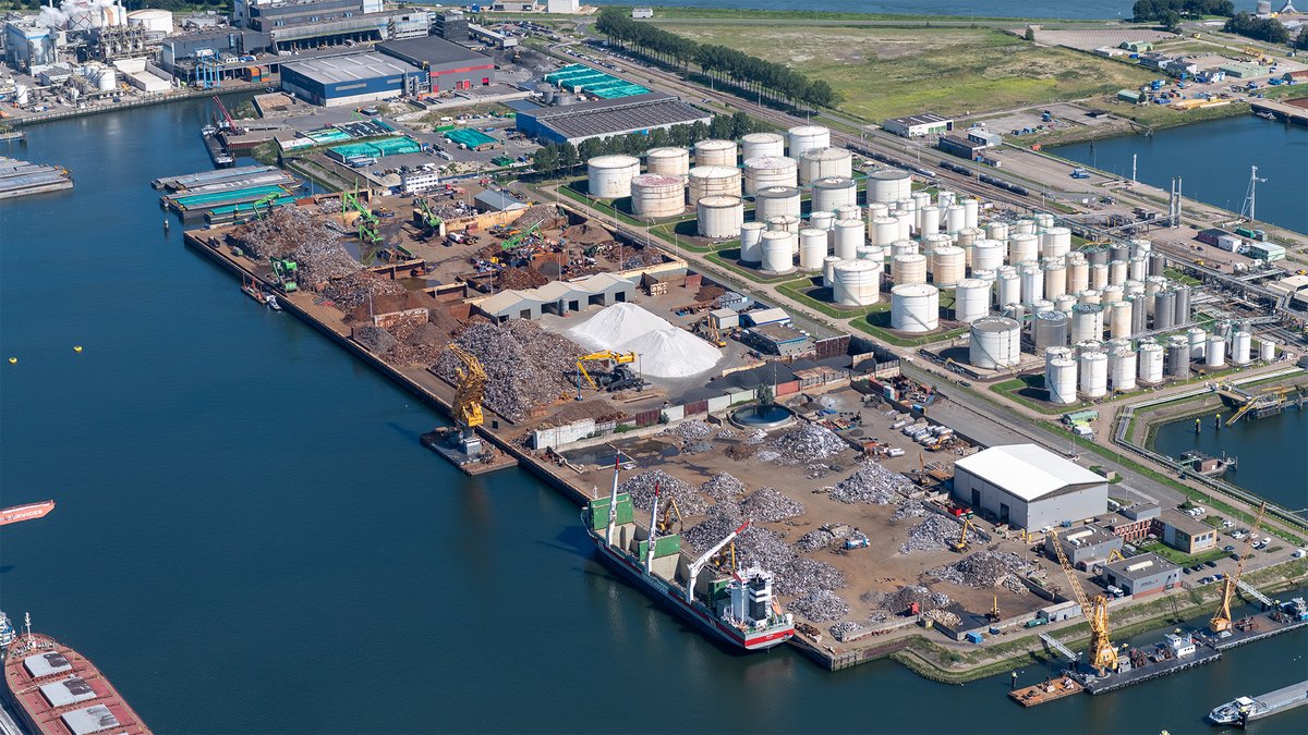 Havenbedrijf Rotterdam onderzoekt gevolgen en kansen grondstoffentransitie. Op 8 februari organiseren het Havenbedrijf en het Institute for Sustainable Process Technology gezamenlijk een conferentie over de #grondstoffentransitie. portofrotterdam.com/nl/nieuws-en-p… #energietransitie