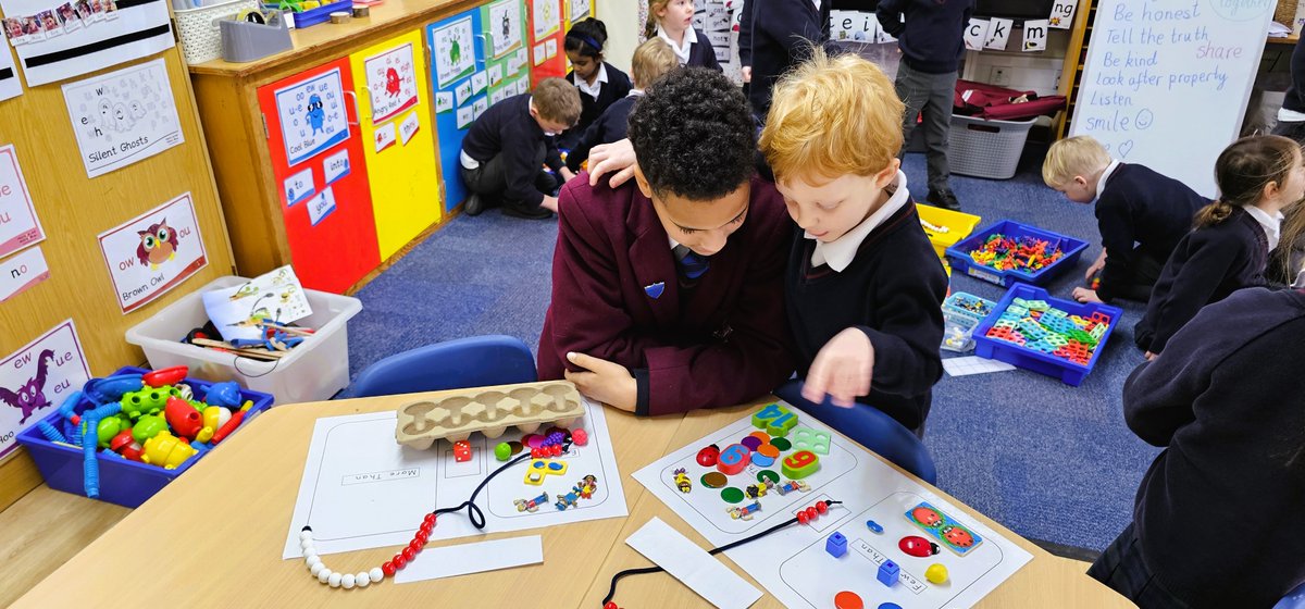 BWPSchoolHead's tweet photo. I love this photograph! It beautifully captures and epitomises what Beechwood Park is all about...Learning through leadership. Both pupils are learning... both pupils are showing a deep level of support and respect for each other. One of many wonderful moments captured @BWPSchool https://t.co/qEzSuFWt50