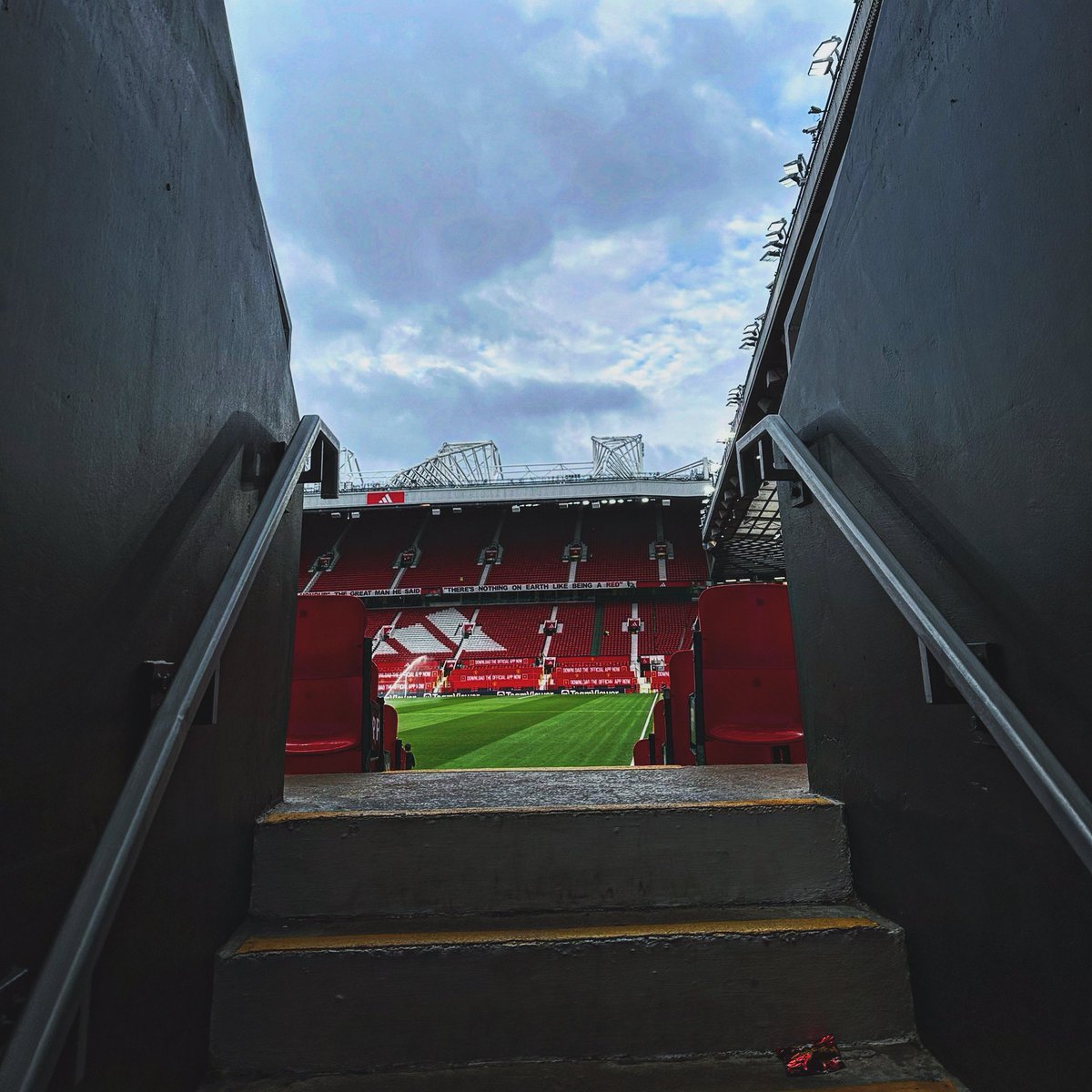 Delighted to start in a new role as Man United correspondent for @mailsport. I’ll be working alongside great colleagues such as @ChrisWheelerDM and @MikeKeegan_DM to help cover the club across all of our platforms. #mufc