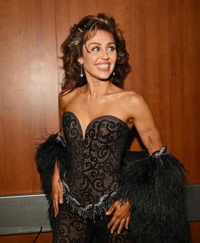 POR FAVOOOORRRR VEAN SU FELICIDAD