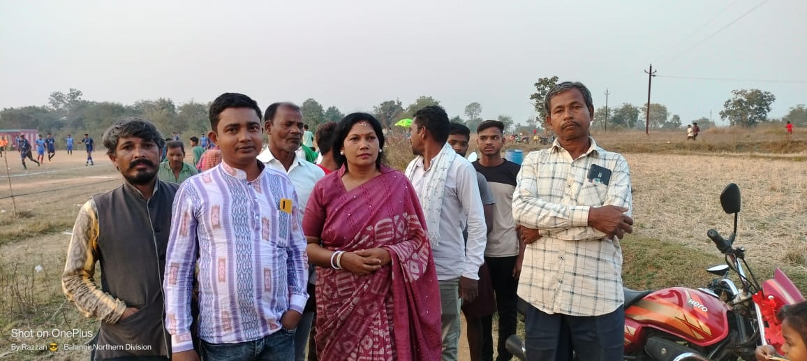 RanjuRaiman's tweet photo. ଲୋଇସିଂହା ନିର୍ବାଚନ ମଣ୍ଡଳୀ ଆଗଲପୁର ବ୍ଲକ ଅନ୍ତର୍ଗତ ଖଲିଆପାଲି ଗାଁ ରେ ଆୟୋଜିତ ଫୁଟବଲ ଟୁର୍ନାମେଣ୍ଟ ରେ ମୋତେ ମୁଖ୍ଯ ଅତିଥି ଭାବେ ନିମନ୍ତ୍ରଣ କରିଥିବାରୁ ଆୟୋଜକ କମିଟି ଙ୍କୁ ଅଶେଷ ଅଶେଷ ଧନ୍ୟବାଦ। 
@CMO_Odisha @bjd_odisha @Naveen_Odisha @DeoKalikesh @pranabpdas @TukuniSahu @BMJD_Odisha @BJDITWing https://t.co/9kowZUxV8z