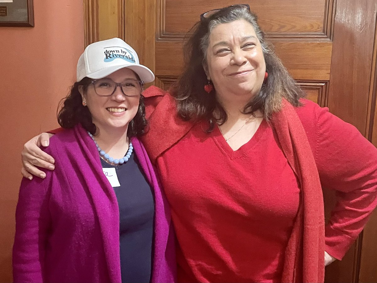 Elect_Zayda's tweet photo. Spirit of Music Potluck Concert - #Medford was a smashing success. 
I felt the power of community: women dancing, children playing, people sharing a meal &amp; music that moves your body &amp; spirit ! I was so moved-ended up on stage. A great way to end the weekend/start the week right! https://t.co/HcR6lNCXRp