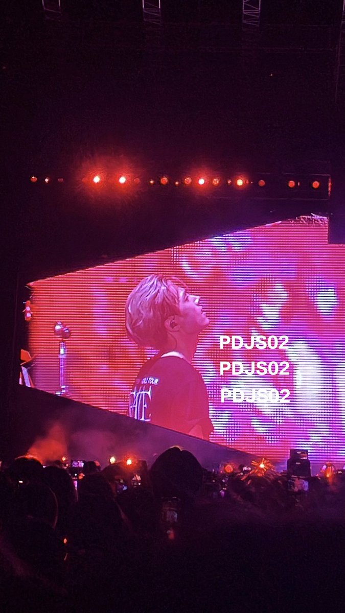 PDJS02's tweet image. my rockstar 🐈‍⬛🥹