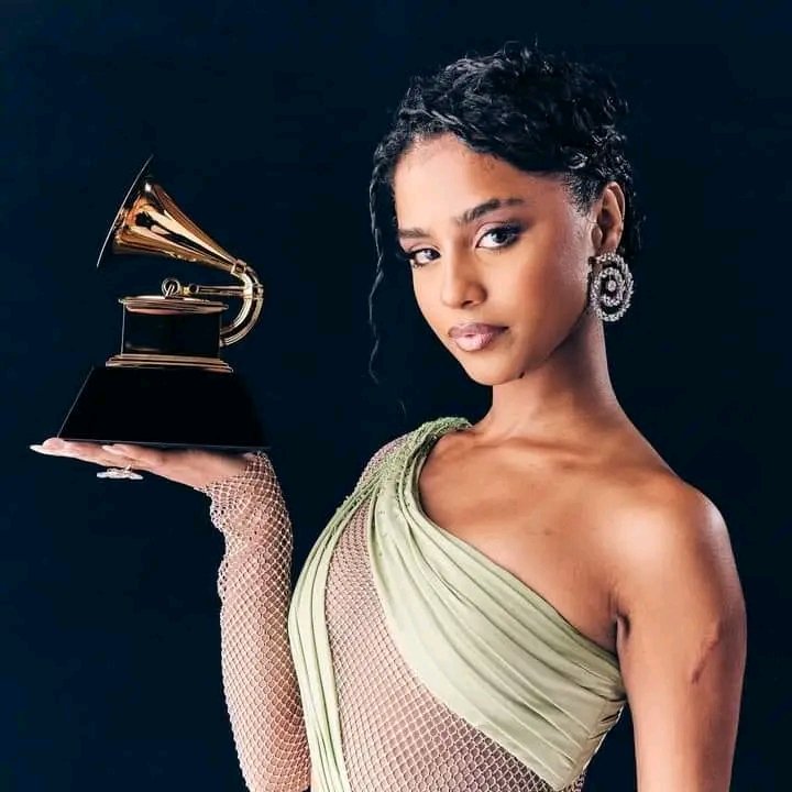 MDNnewss's tweet photo. South Africa is really on a winning streak.🔥🔥🇿🇦🇿🇦

Congratulations Tyla ...🇿🇦🇿🇦🔥

Bafana Bafana is next. 🤞🇿🇦🔥

#GRAMMYs https://t.co/WtgCTWtn7E