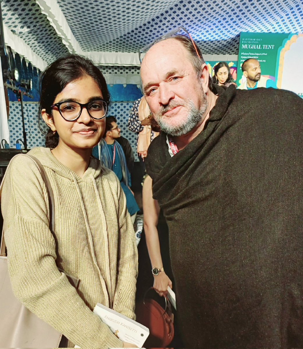 I can't believe I couldn't recognize the phenomenal @DalrympleWill at @JaipurLitFest. Still in awe!!
Definitely got an interesting story to tell for a lifetime.