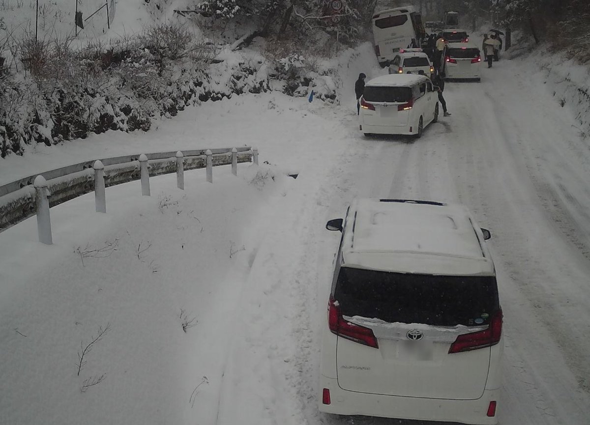 ふじてんスノーリゾート入口ゲート500ｍ手前付近ライブカメラ(山梨県鳴沢村富士山)
livecam.asia/yamanashi/naru…

#ふじてんスノーリゾート #ライブカメラ