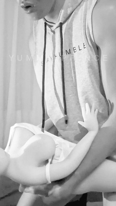 Watch ⚜️ YUMMY⚔️PRINCE ⚜️'s leaked NSFW photo on TwXstars