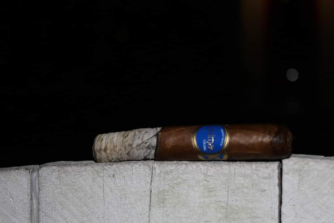Canimao1's tweet photo. #www.canimaocigars.com#cubanmasterblendermelgonzalez#bestbargaincigar2009 https://t.co/bRTZ70ajWe