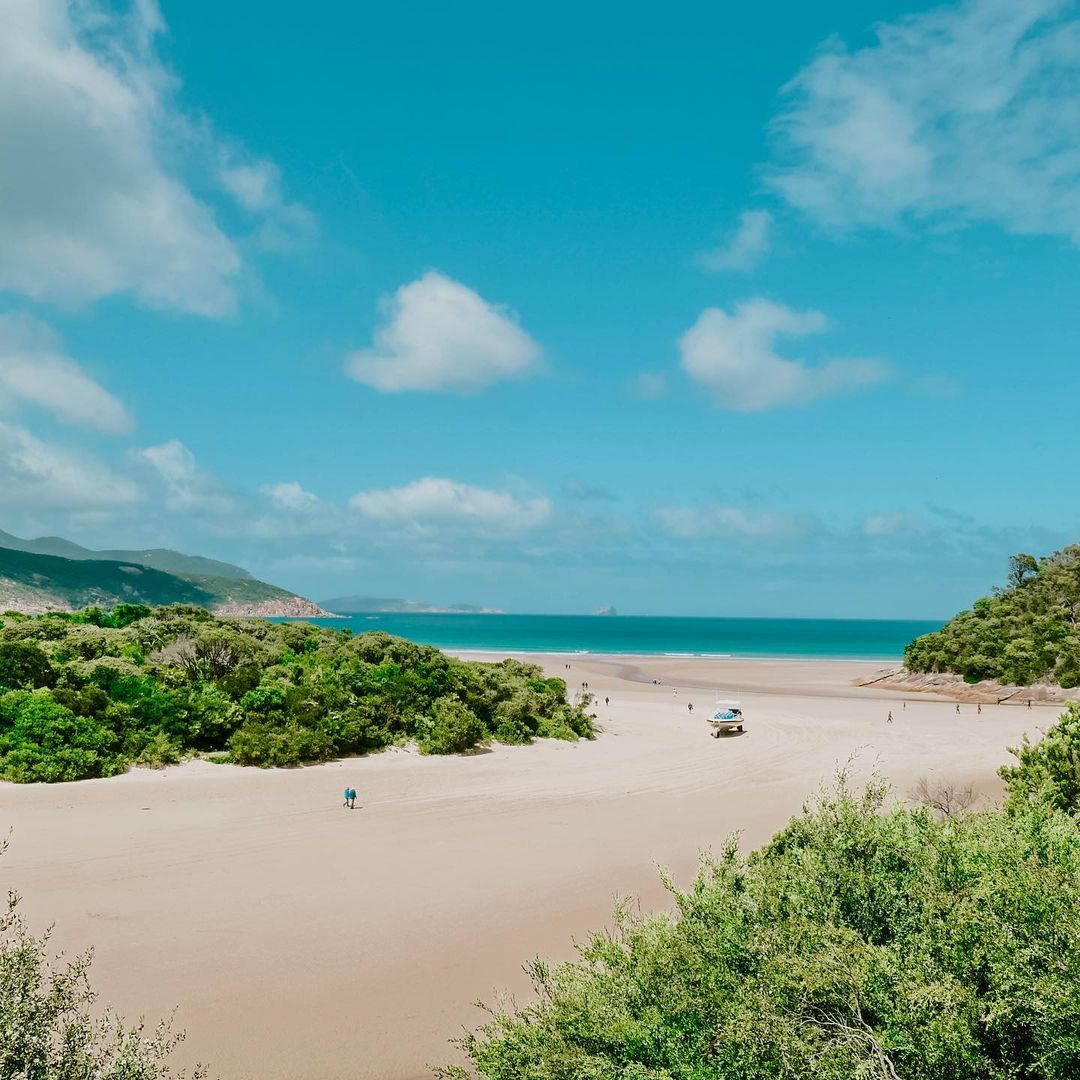 Australia's best beach is in Victoria 😱😍 Our friends <a href="/Australia/">Australia</a> have crowned Squeaky Beach in Wilsons Promontory as Australia's best beach!

📍 Squeaky Beach, Wilsons Prom, Visit Gippsland, located three hours southeast of Melbourne
📸 via IG/travelsofnt