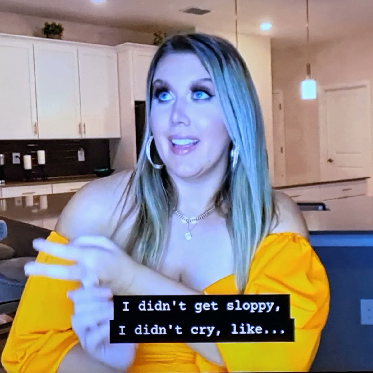 90DayMultiverse's tweet photo. Why would you get sloppy and cry on the first date? One of us is doing it wrong. 💀😭
#dates #cortney #dating #sloppy #90DayFiance #90dayfiancé #90dayfiancememes https://t.co/5G6E9izeO2