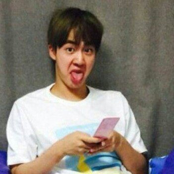 SoloDuermo_'s tweet photo. Hey ARMY! 
Who is younger for you, Jin hyung or me?🔥 https://t.co/mYT90GC45A