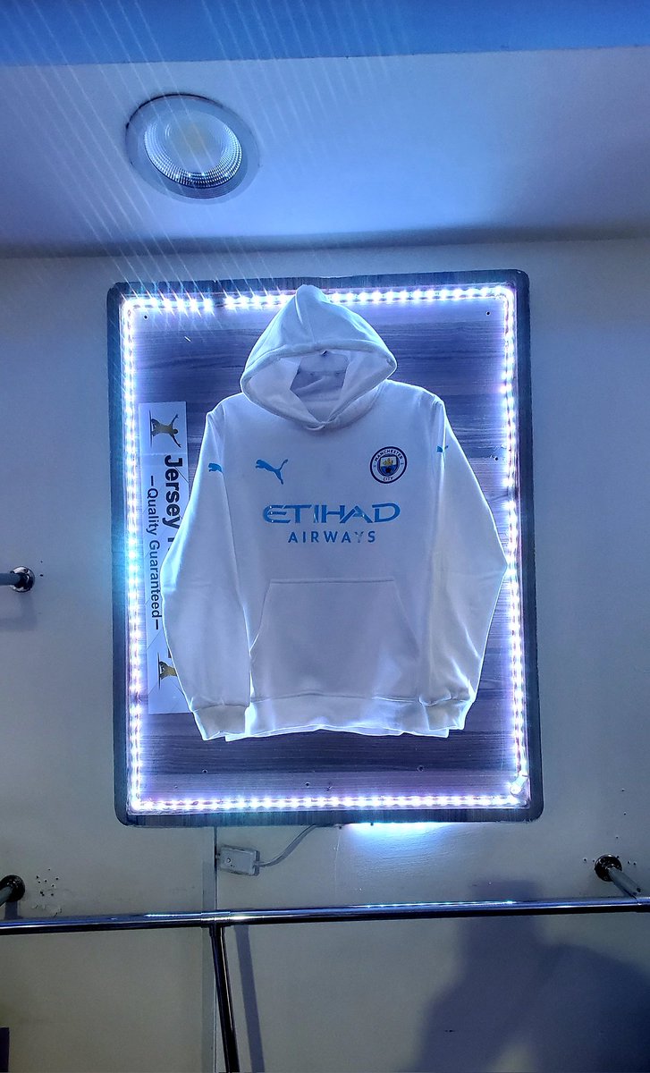 muchiri_zack's tweet photo. @beth_kasinga Manchester City Hoodies Going For 2500ksh. You Can Reach Us on 0711466212 https://t.co/0gNKyFkzcj
