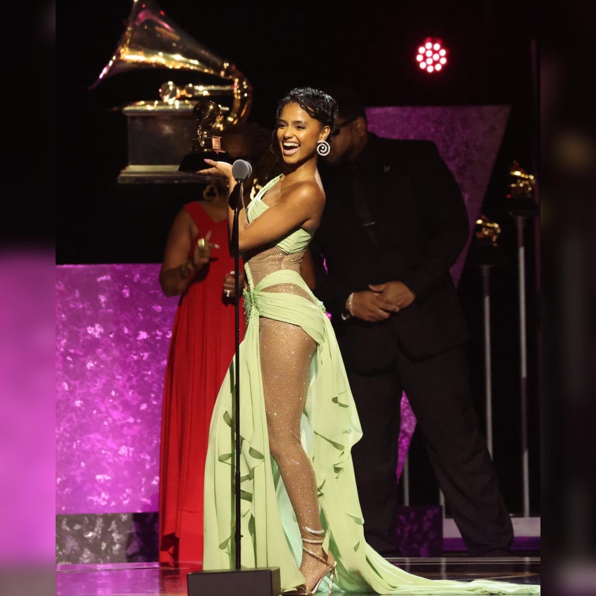SAMROMusic's tweet photo. 🇿🇦🇿🇦🇿🇦 #SAToTheWorld
South African musician, @Tyllaaaaaaa becomes a Grammy winner at 22.
Tyla won the Grammy for ‘Best African Music Performance’ for her hit song, “Water”.
SAMRO congratulates the young superstar for her win and for proudly flying the South African music flag high. #Tyla #Grammy #SouthAfrica #Music #SAMRO