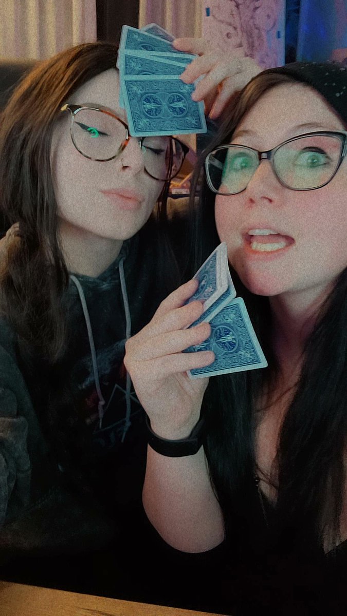 Live now!!!

Twitch.tv/somethingprett…