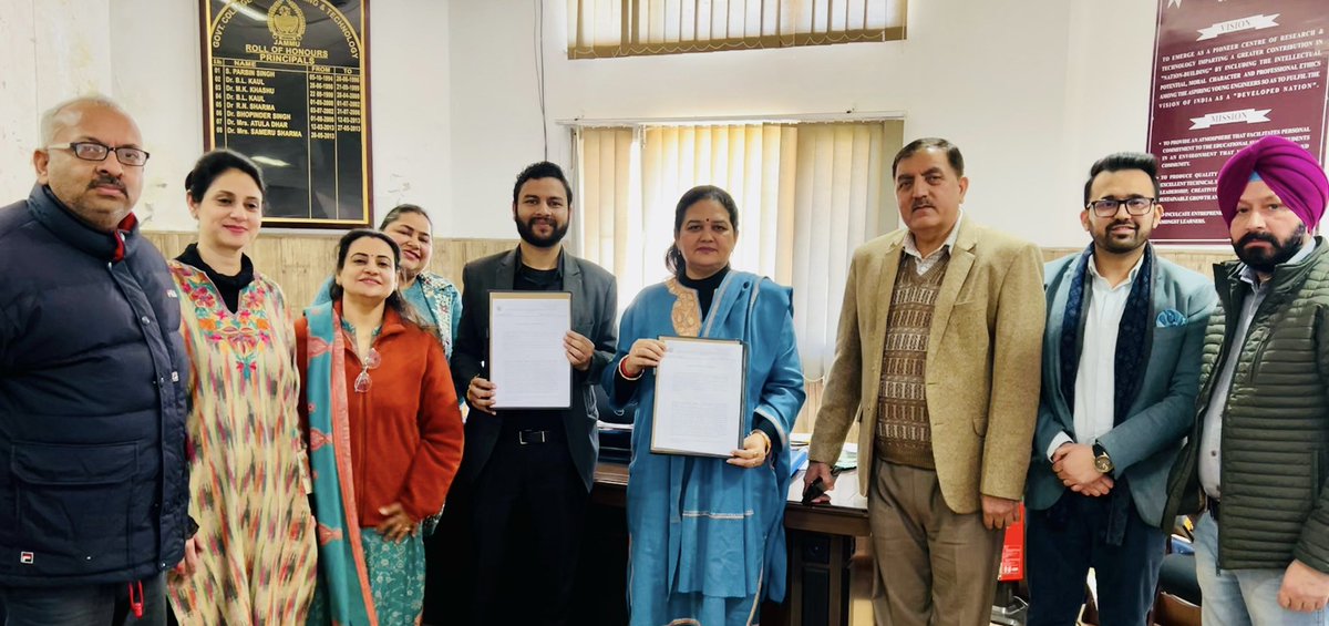 Moving a step ahead, MOU signed between Govt. College of Engineering &amp; Technology ( GCET Jammu ) &amp; JKSA for implementing NISP, IIC, Incubation, Startup development &amp; strengthening the startup ecosystem across the institution. 

#NayaJammuKashmir #Startup #Jammu #Kashmir