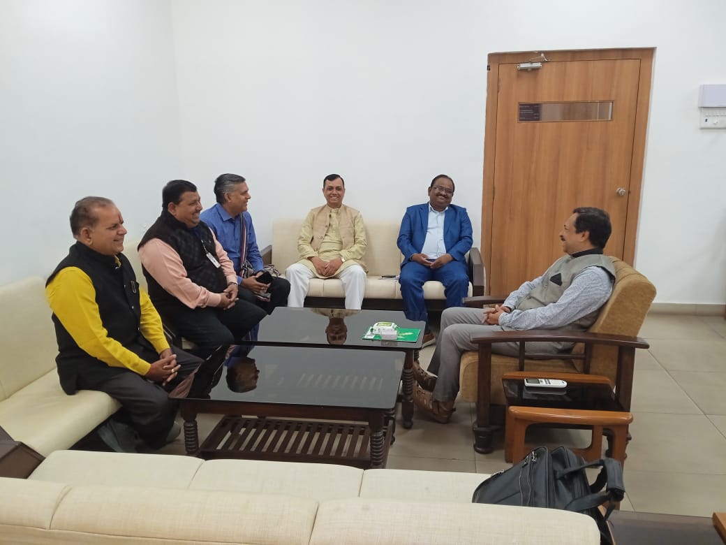 Khsagra's tweet photo. केंद्रीय हिंदी संस्थान, आगरा तथा सरदार वल्लभभाई पटेल विश्वविद्यालय ,आनंद (गुजरात ) के संयुक्त तत्वावधान में आयोजित एक दिवसीय राष्ट्रीय संगोष्ठी का उद्घाटन एवं उद्बोधन। https://t.co/a3X3I9dQbi