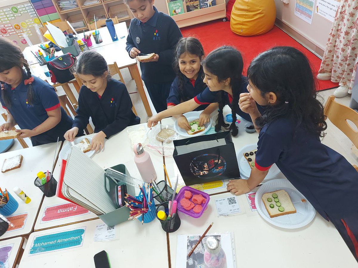 AIS_Arabic's tweet photo. Grade 2 students made labneh sandwiches in their Arabic class while talking about healthy eating habits.🥦

#AISArabic #AISGrade2 #AISPrimarySch https://t.co/PCW3jol8tR