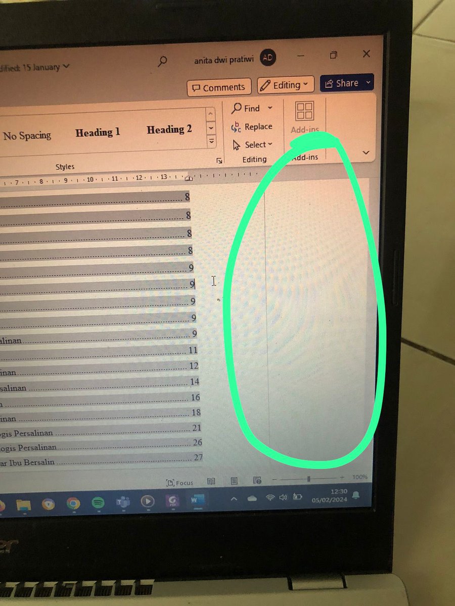 treory's tweet photo. joki tugas yang bisa ngehilangin ini plis soalnya di print jadi ikutan, ini ajaa aku lagi ga bisa pegang laptop #jokitugas #zonauang https://t.co/Ge7bTrGbYv
