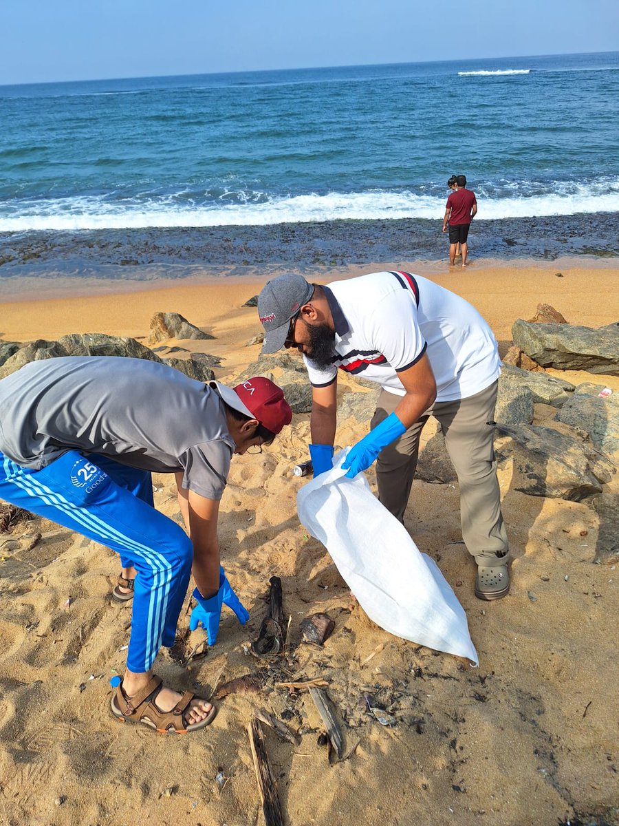 Sri Lankan beaches are a popular attraction for tourists and locals alike. Celebrating Sri Lanka's Independence Day, community members engaged in a beach cleanup in collaboration with @PearlProtectors and disposed over 30kg of waste. Thank you @MKatuwawala for your support.