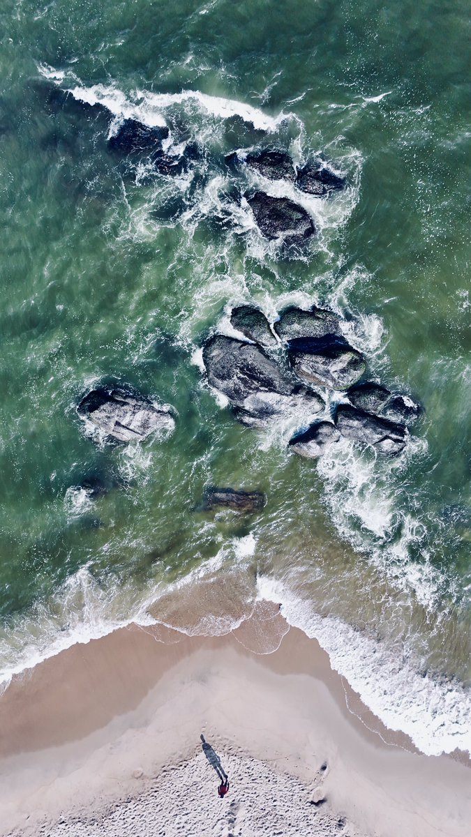 iamkeegan3's tweet photo. Shot from yesterday :

“Passing The Waves”

Probably my first solo shot from drone , travelling 45 kms from home.

What you think of it ? Comment ⬇️ https://t.co/KkbQIctSln