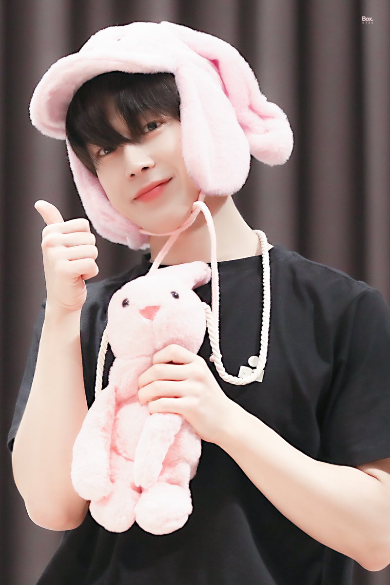 240202 팬싸
우리집토끼핑크당🐰💗

#SF9 #DAWON #에스에프나인 #다원 #이상혁