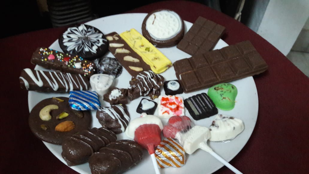MeenaRaychaudh1's tweet photo. #chocolate #kolkata
Chocojaadu's Chocolate Making Classes
CHOCOJAADU
Swiggy : https://t.co/pf9EMW7gki...
CALL 98303 04839 https://t.co/Uakp3Jk3N2