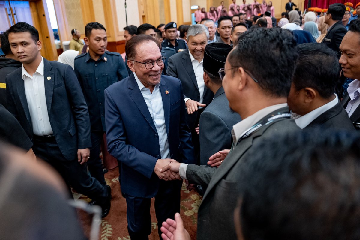 Anwar Ibrahim tweet media