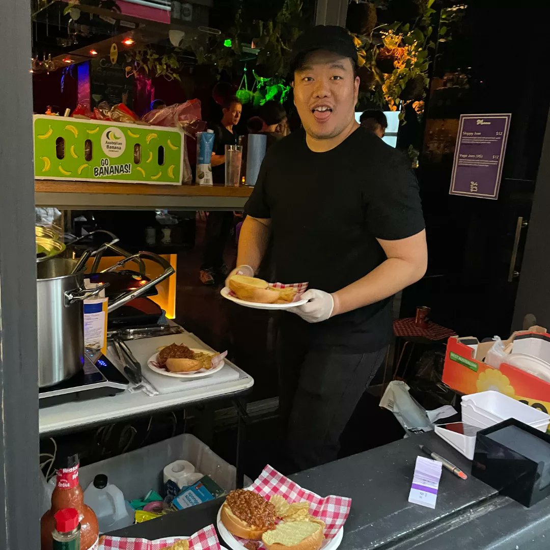 Well I guess it was bound to happen...I've started a food pop up. 

If you're free, come by Theory Bar on Fri 9th Feb (6pm until sold out) to celebrate the bar's one year anniversay and the official launch of Ugly Tasty Good where I'll be serving up Sloppy Joes! 
🍔🤤🍔