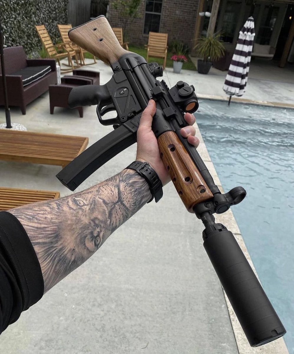 WeaponsVault's tweet photo. Name the gun https://t.co/UzvqSX9tn1