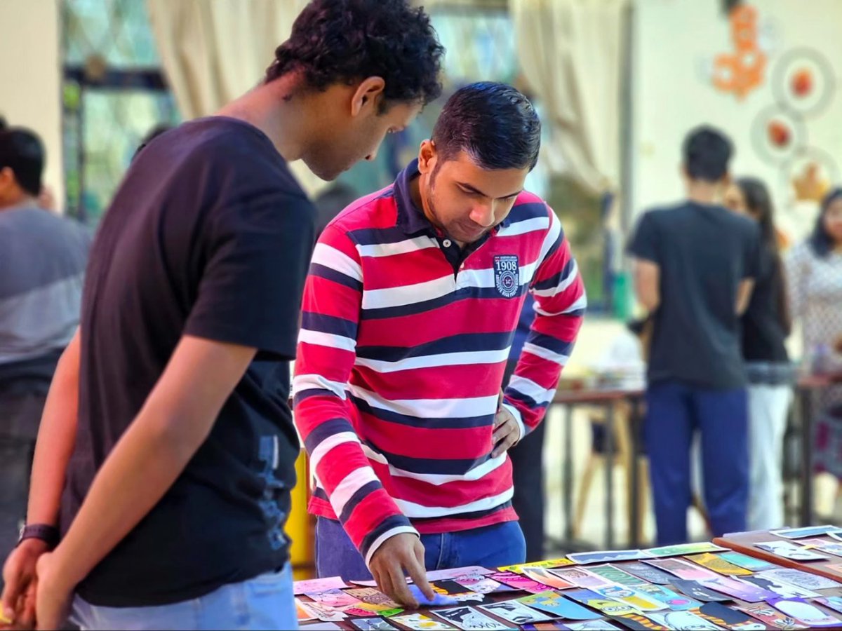 BhubaneswarIiit's tweet photo. The second day of IIIT Bhubaneswar's Kalakriti was brimming with student artwork and staff knowledge. Highlights included origamis, bookmarks, magnets, hand keepsakes, and tattoo
#iiitindia #IIITBBSR #iiitbhubaneswar #bhubaneswarodisha #amaodisha https://t.co/XaC4WkfuRG