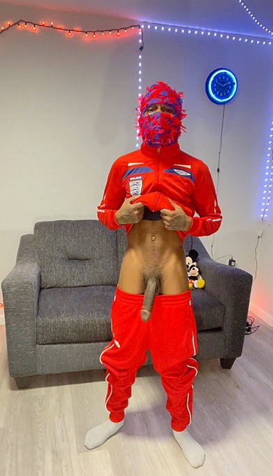 &hearts;️🥷🌹😎&hearts;️ https://t.co/BiGWEQQk17