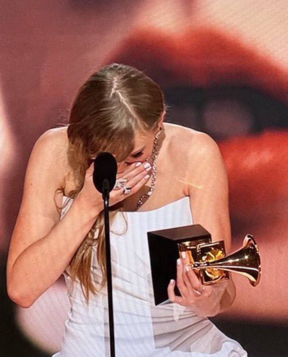 SwiftNYC's tweet photo. Taylor Swift being the first artist to win Album of the Year FOUR times in #GRAMMYs HISTORY!

Fearless
1989
Folklore
Midnights https://t.co/BcbnXbEOCH