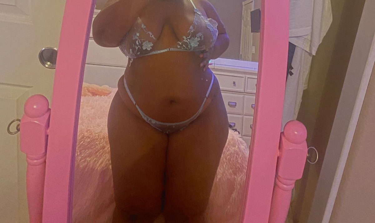 arithebabydoll's tweet photo. don’t forget about me💜 https://t.co/GcdMXyY0jw