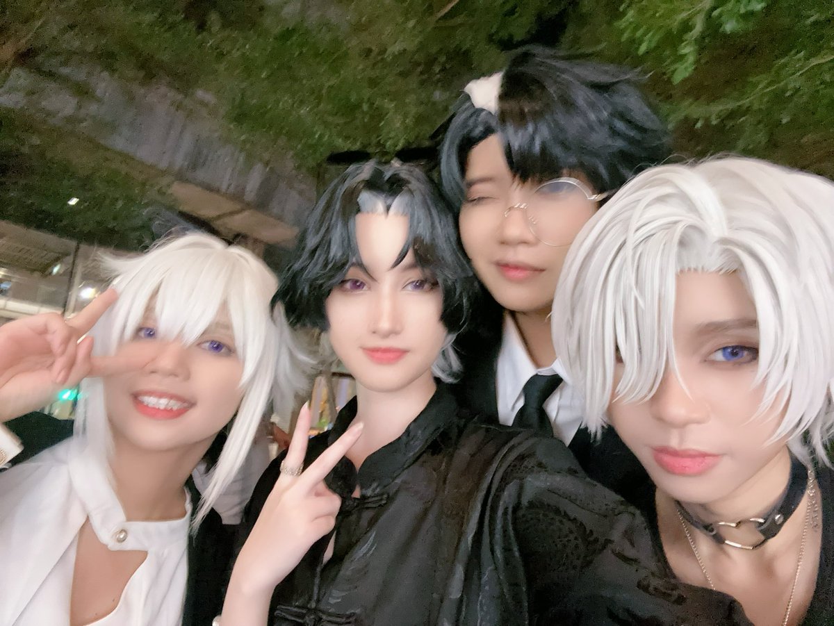 zeran_cos's tweet photo. นายท่านและตี้หนวดบุกเฟ่🦑✨!

นายท่าน:@1stimm 
มารวย: @nnutsuki_dynm 
จิน: @natsu_tora2 
ปิแอร์: @ttongacee 
ไป๋หู่: @zeran_cos 

_________________
#FEnchanted
#พ่อหมึกหล่อคนนั้น30ยังแจ๋ว https://t.co/YFLT2LLxqx