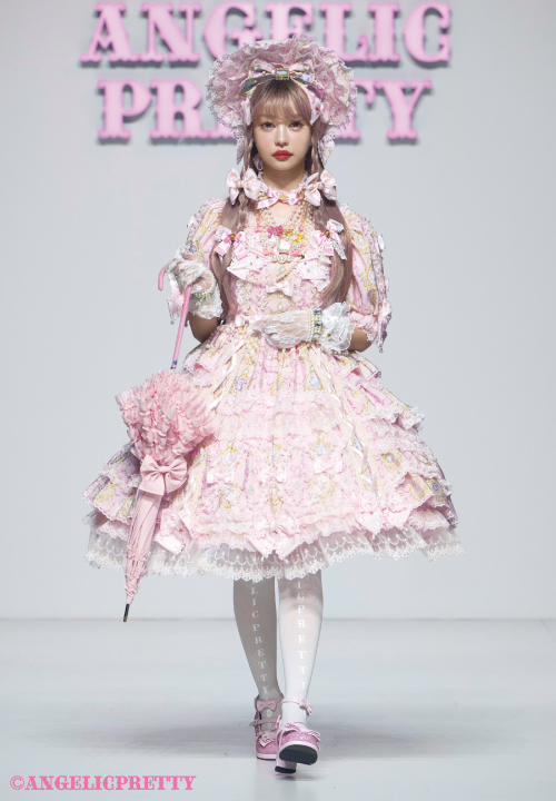 スペシャルゲストとして #中村里砂 さんが登場したAngelic Pretty