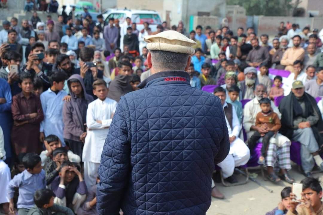 PTIPunjabPK's tweet photo. امیدوار پاکستان تحریک انصاف #PP228 کیپٹن عزت جاوید خان, سابق ضلعی صدر میاں شفیق، سابق ایم پی اے عامر اقبال شاہ اور ملک آصف اعوان کے ہمراہ چوہدری ساجد کی جانب سے منعقدہ پروگرام میں شرکت چک نمبر 360 یونین کونسل 360 کے عوام سے ملاقاتیں۔
#عمران_خان_ایک_نظریہ_ہے https://t.co/NtXY9yP1kR