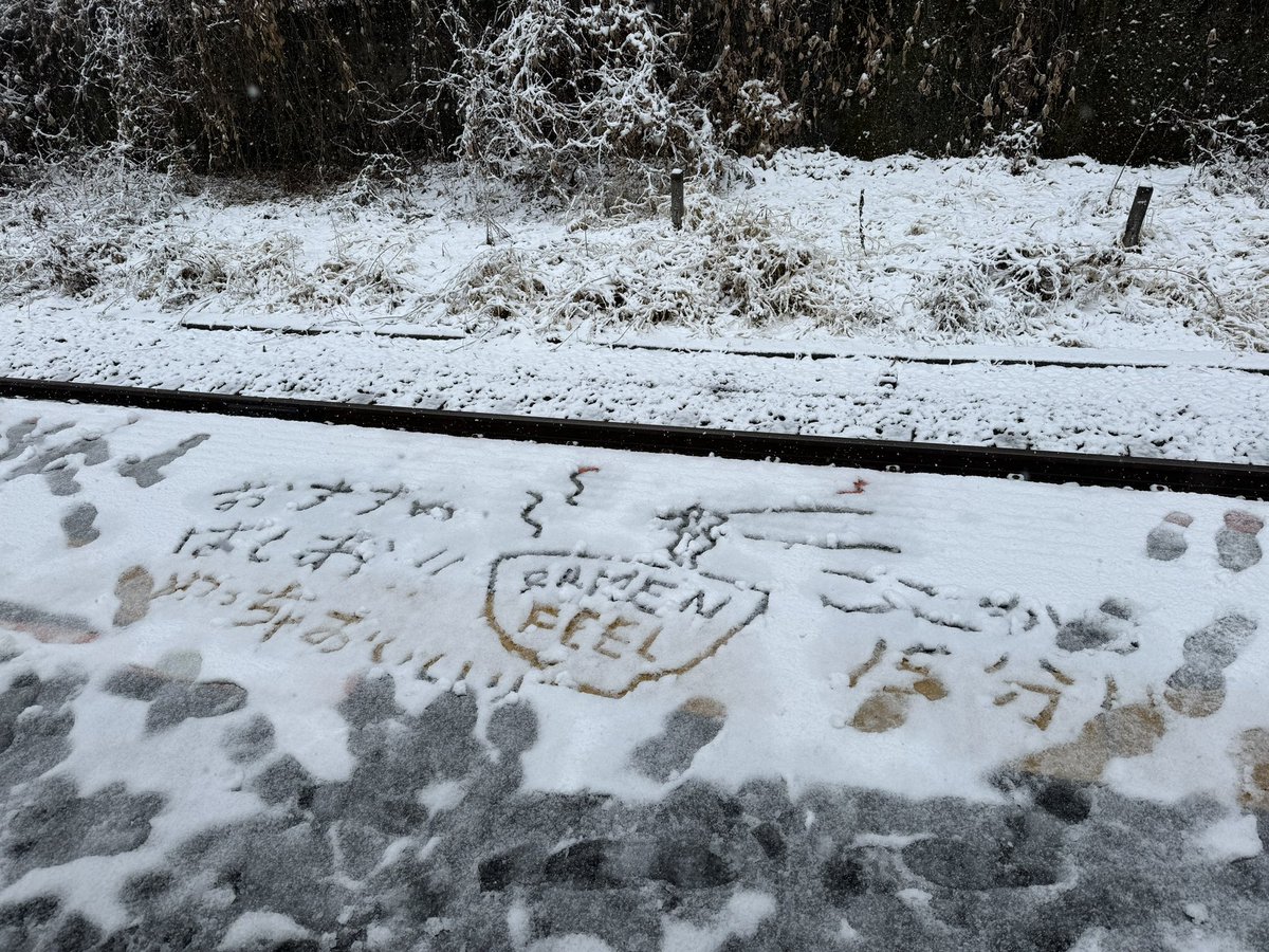 日向和田駅に誰かのメッセージが残っています！(私も同感です)
#RamenFeel