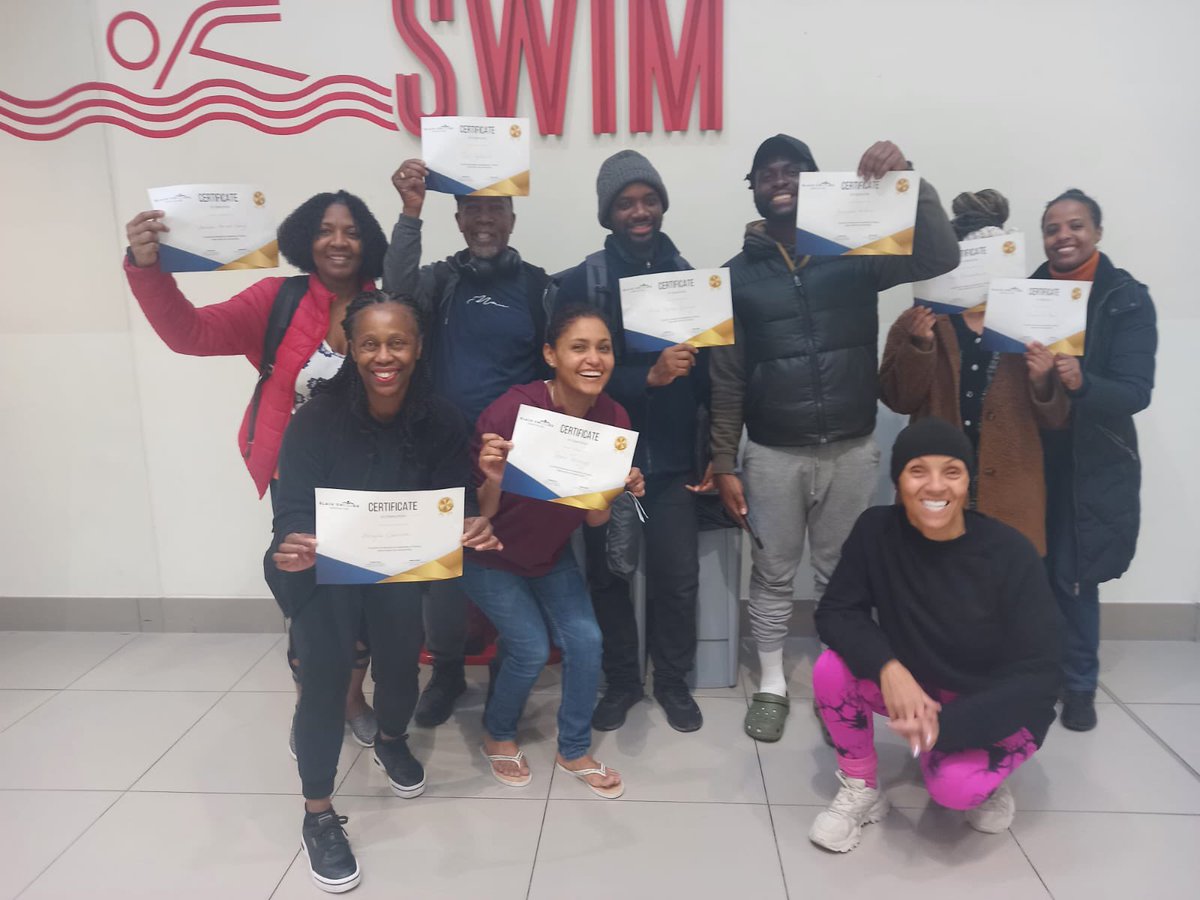 Another happy group, safer and more confident in and around water! @LMFoundation_ @lb_southwark #SouthwarkLeisure #TheCastle #loveswimming #watersafety