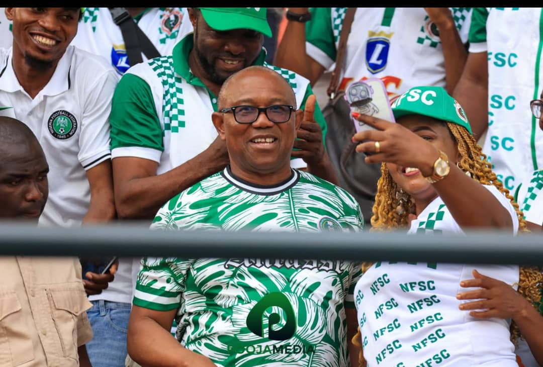 Chikel77's tweet photo. This is a true fan support from obi to the eagles of Nigeria 100% patriotic.
What do you think? https://t.co/WFs23ehCex