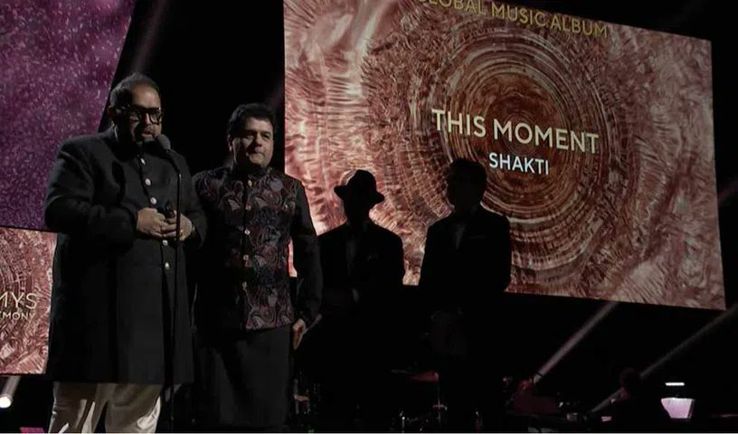 India shines at Grammys, Shankar Mahadevan, Zakir Hussain win Best Global Music Album award. samacharam.in/india-shines-a… #samacharam #Grammys #ShankarMahadevan #ZakirHussain #BestGlobalMusicAlbum #ThisMoment #JohnMcLaughlin #VSelvaganesh #GaneshRajagopalan #MusicLegends