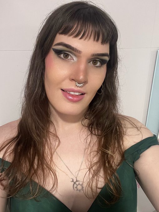 A look I did for gala 😌💕🩷, wish I got a fit pic the heels looked so nice with the dress 😌💕🩷 https://t