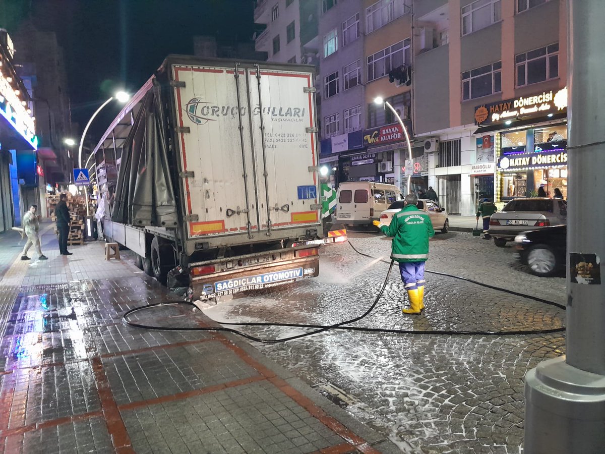 TemizRize's tweet photo. Tophane mahallesi Cumhuriyet caddesi yıkama çalışmalarımız...@ https://t.co/rEPbV4SSB8